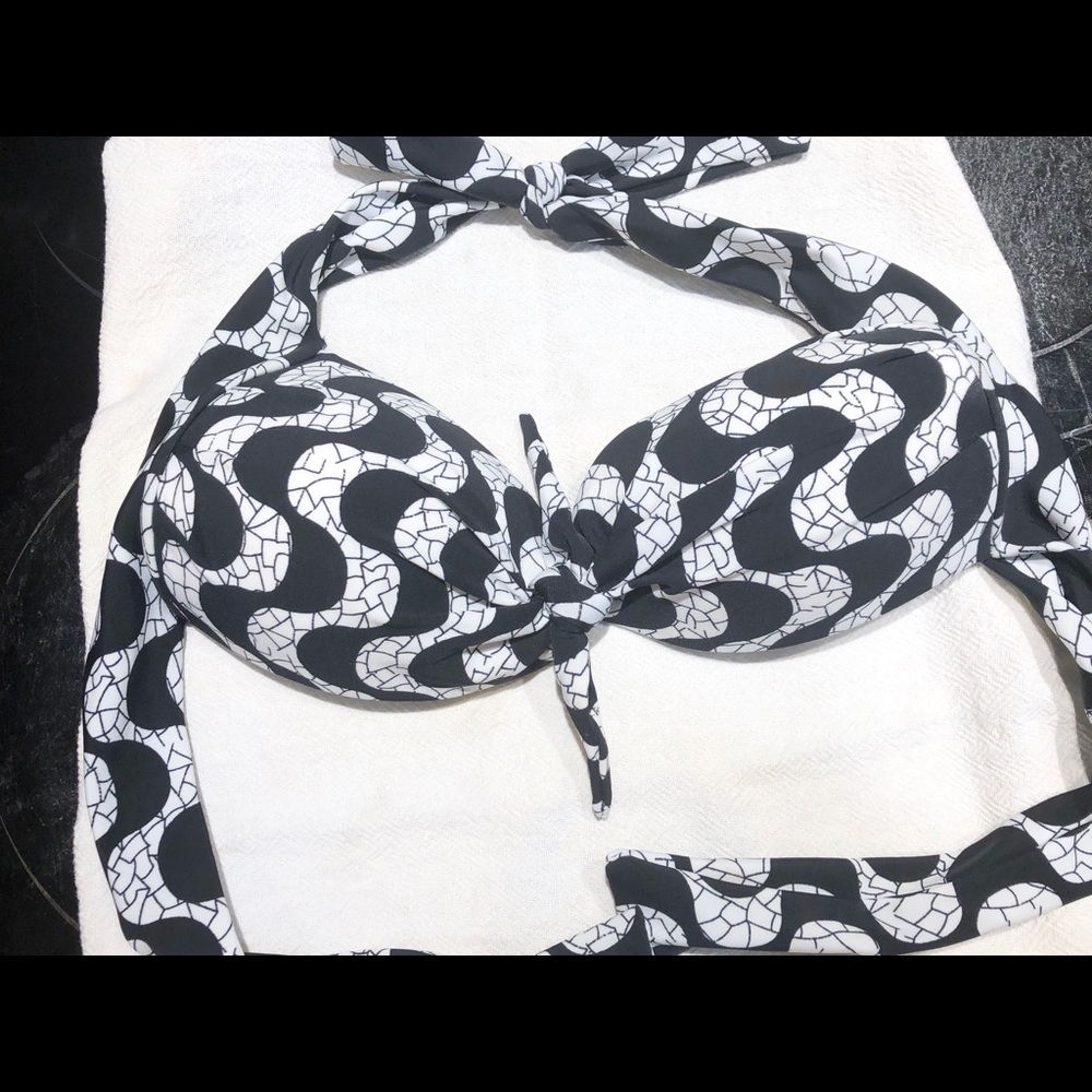 🏖 Bikini Top from Rio. Copacabana sidewalk!